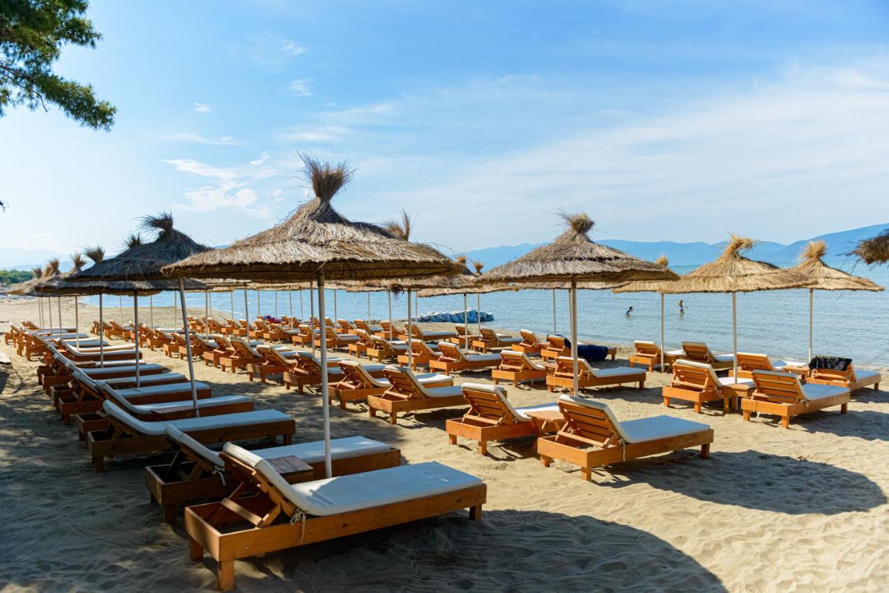 Ecuador Resort Zvernec ภายนอก รูปภาพ