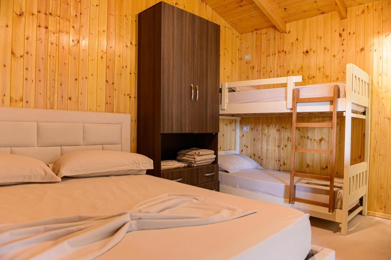 Ecuador Resort Zvernec ภายนอก รูปภาพ