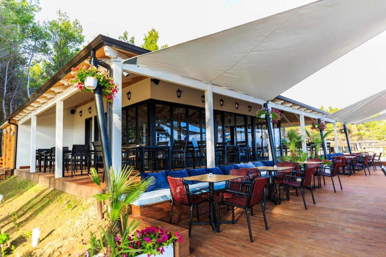 Ecuador Resort Zvernec ภายนอก รูปภาพ