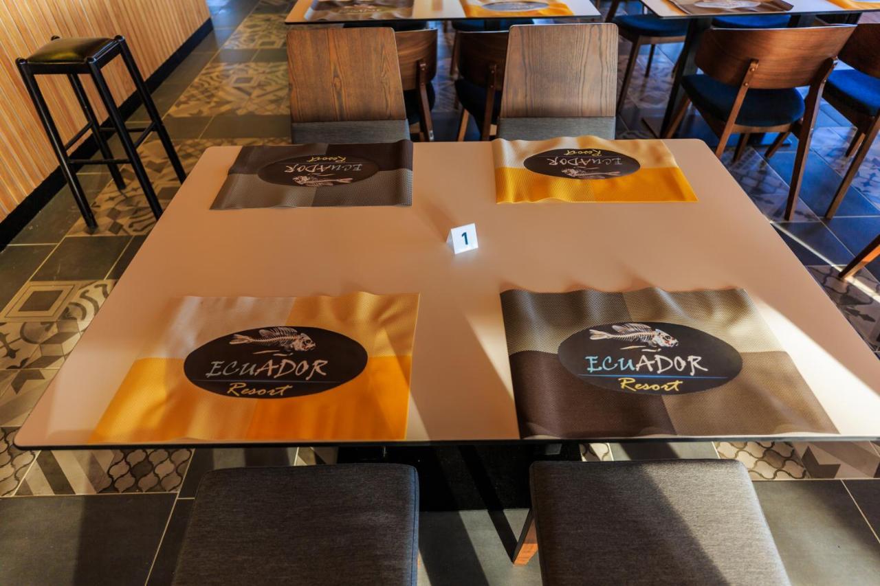 Ecuador Resort Zvernec ภายนอก รูปภาพ